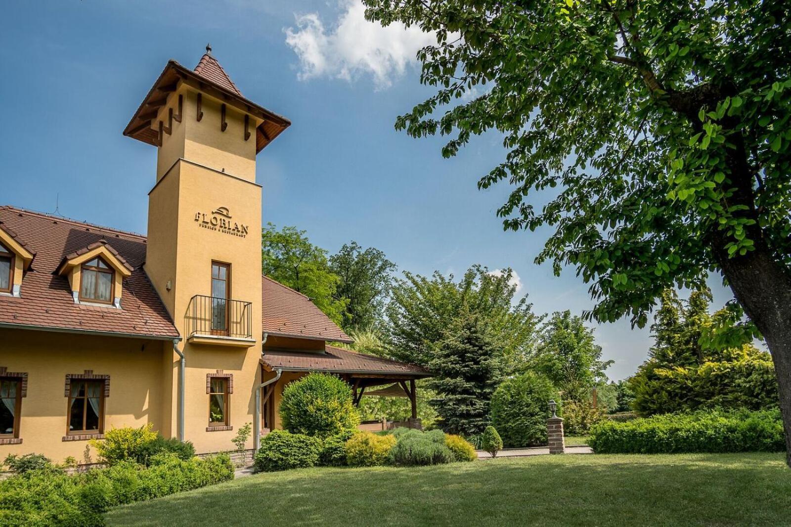 Vrakúň St. Florian Restaurant & Pension מראה חיצוני תמונה