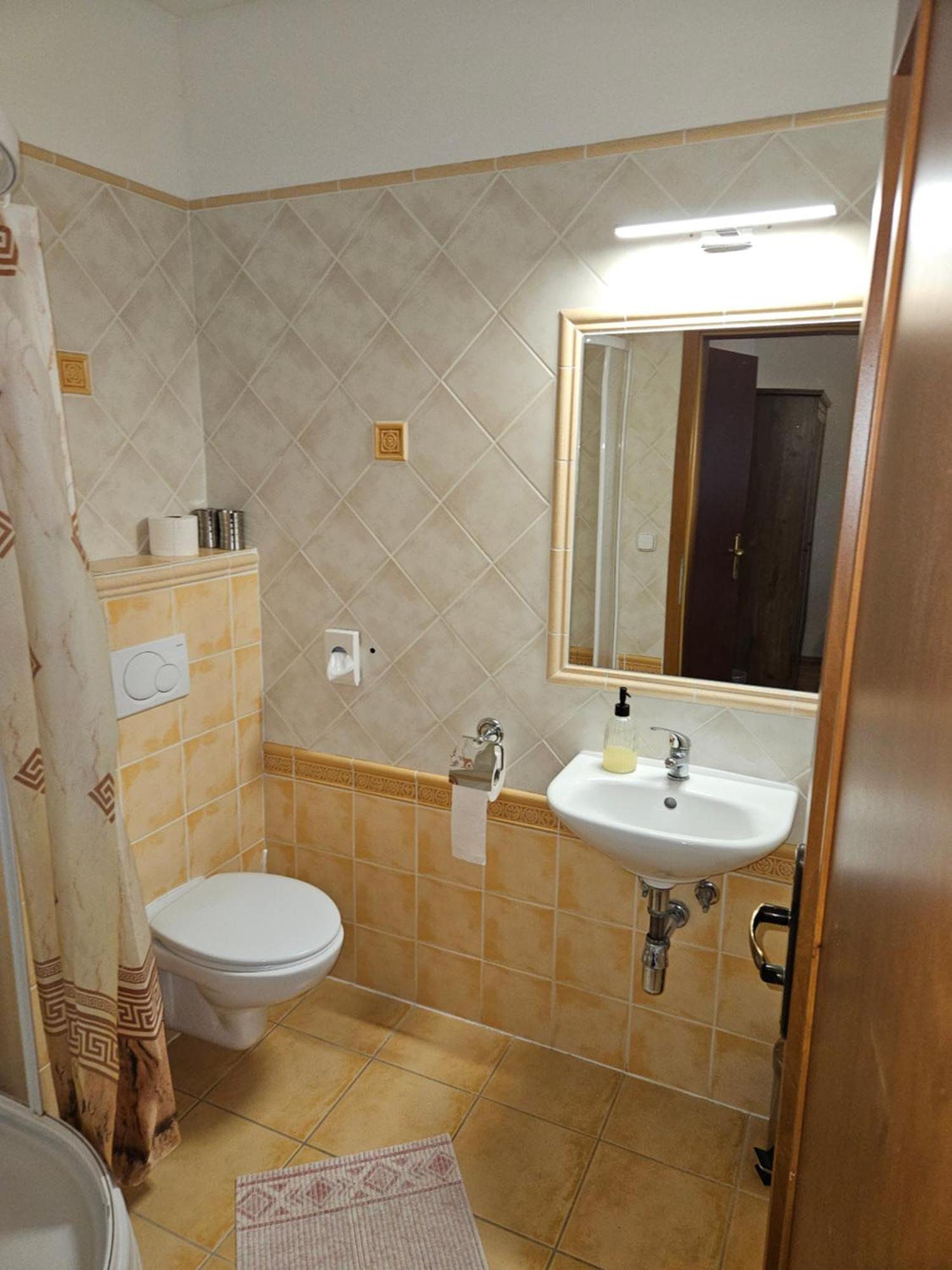 Vrakúň St. Florian Restaurant & Pension מראה חיצוני תמונה
